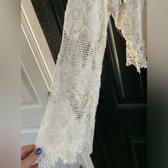 Staring at Stars Lace Crochet Bell Sleeve Top | Medium - Picture 4 of 12